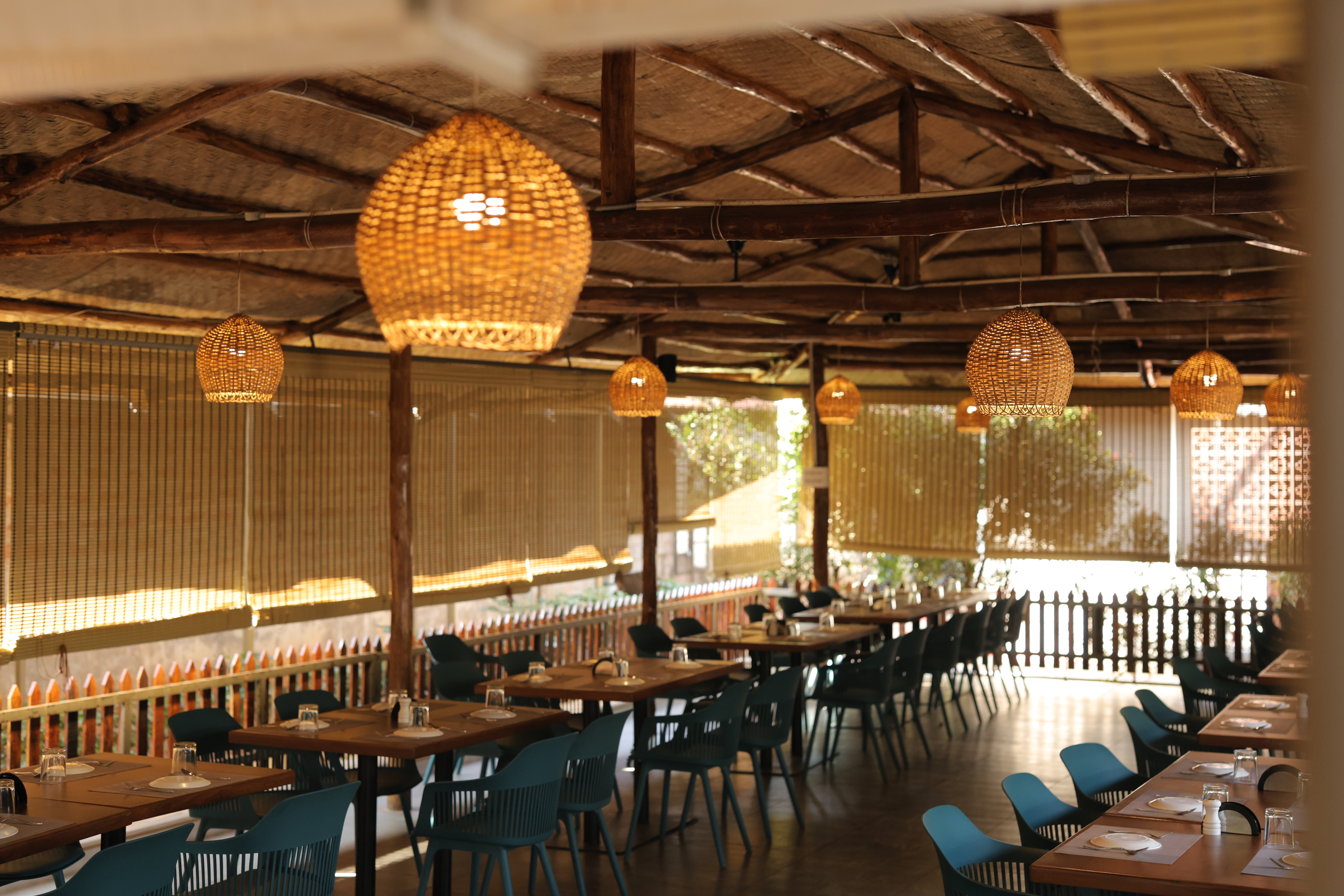 Outdoor garden dining for main course at Jatra Countryside